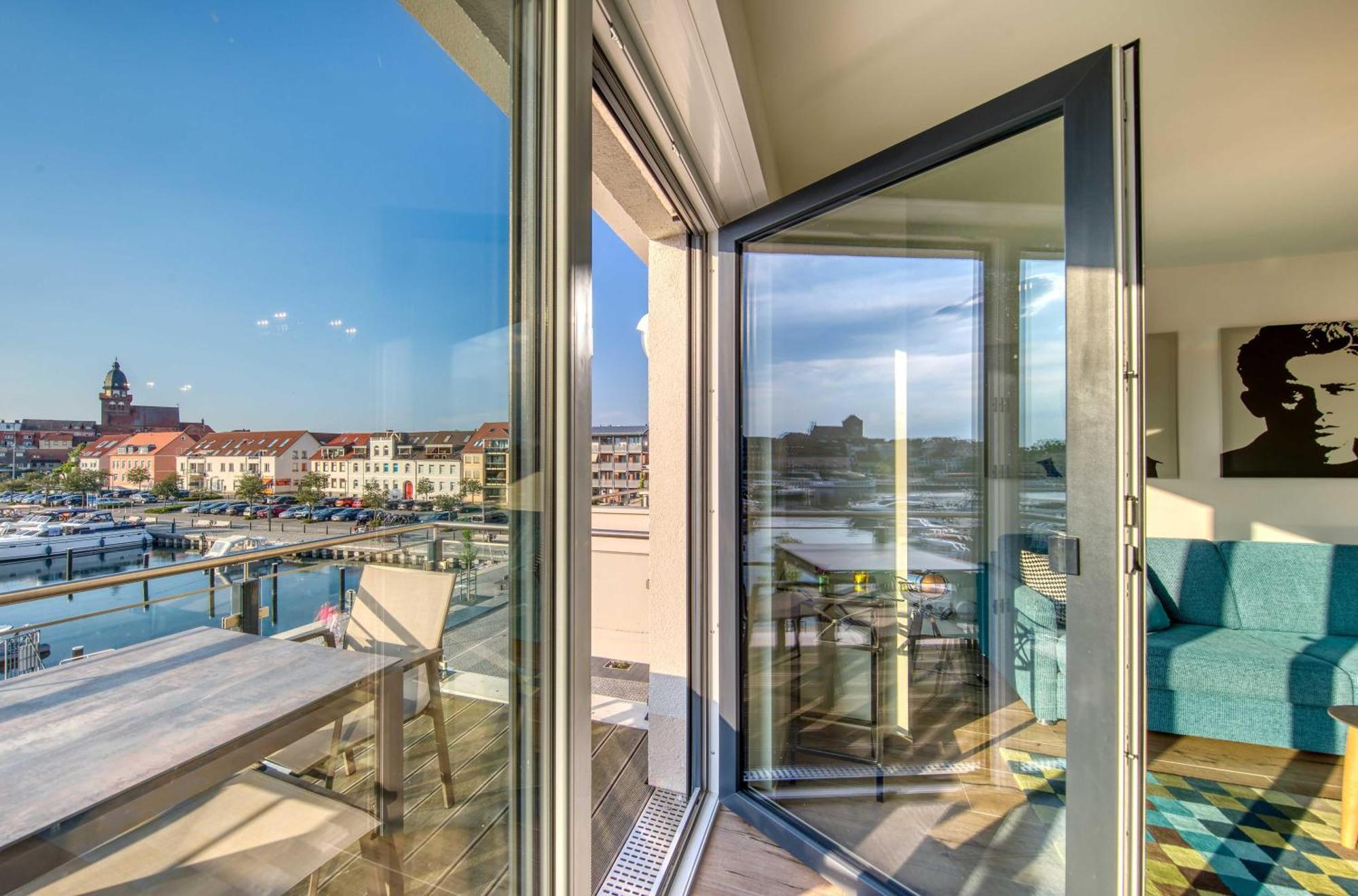 Mueritz Utkiek - Apartment Mit Seeblick & Balkon In Der Hafenresidenz Waren  Exterior photo